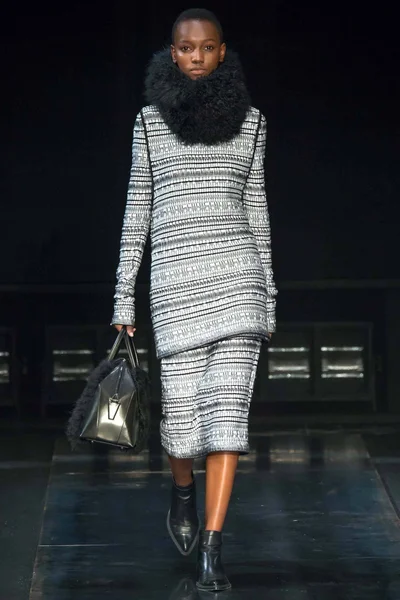 Look 21